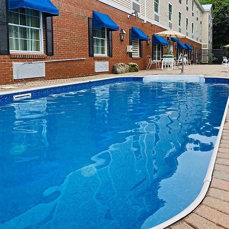 Comfort Inn & Suites Sturbridge-Brimfield Экстерьер фото