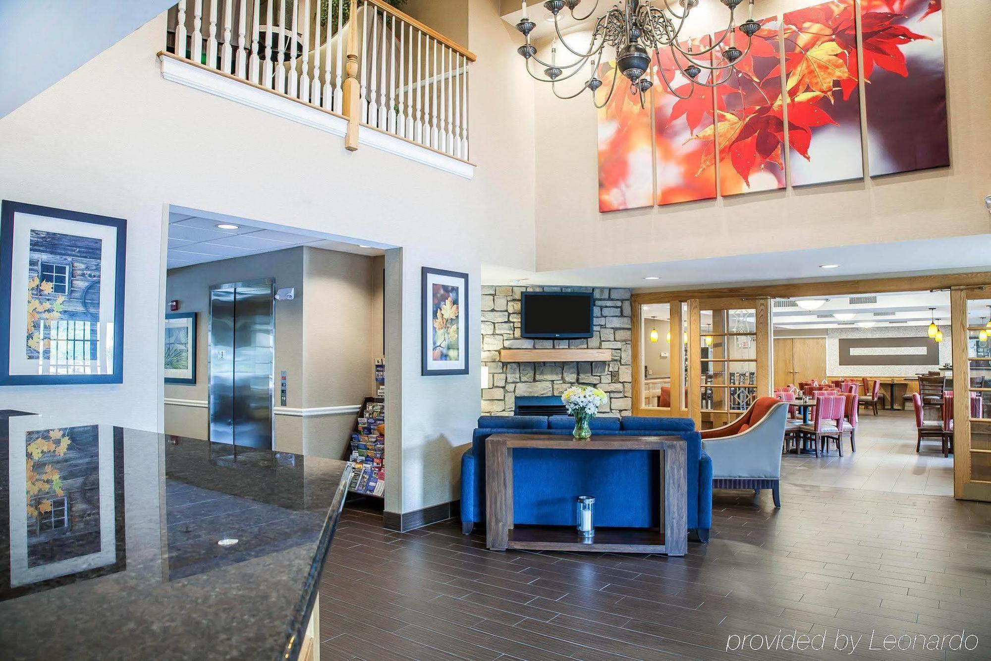 Comfort Inn & Suites Sturbridge-Brimfield Экстерьер фото