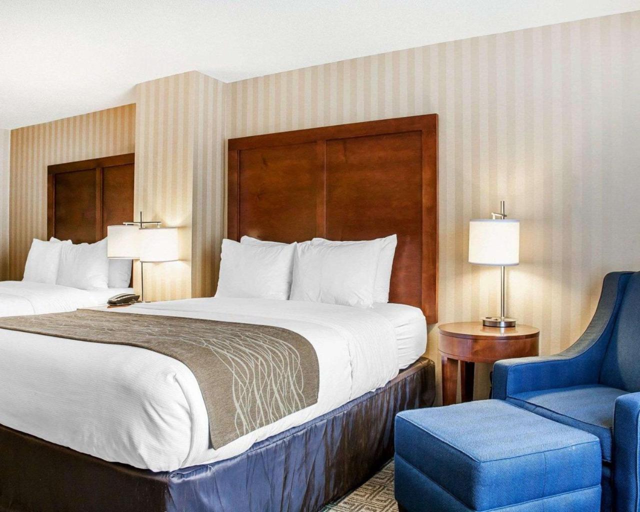 Comfort Inn & Suites Sturbridge-Brimfield Экстерьер фото